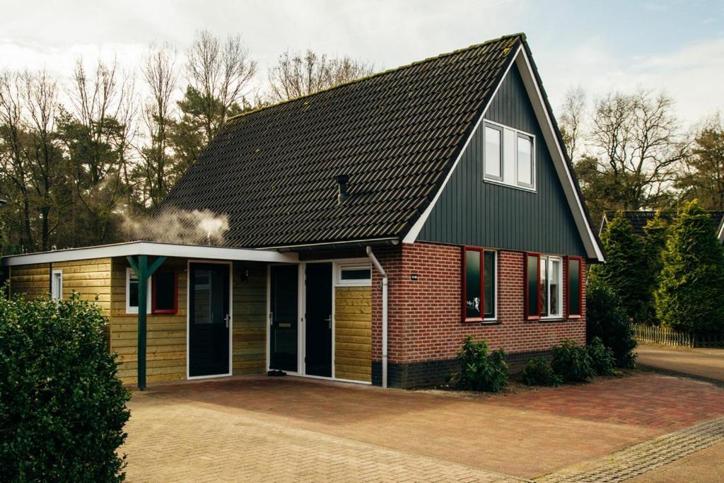 Groepsaccommodatie Kom In De Bedstee Sprookje Winterswijk Esterno foto